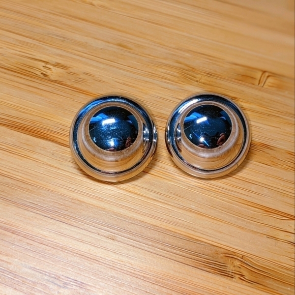 Monet Classic Round Silver Clip On Earrings - Picture 1 of 3